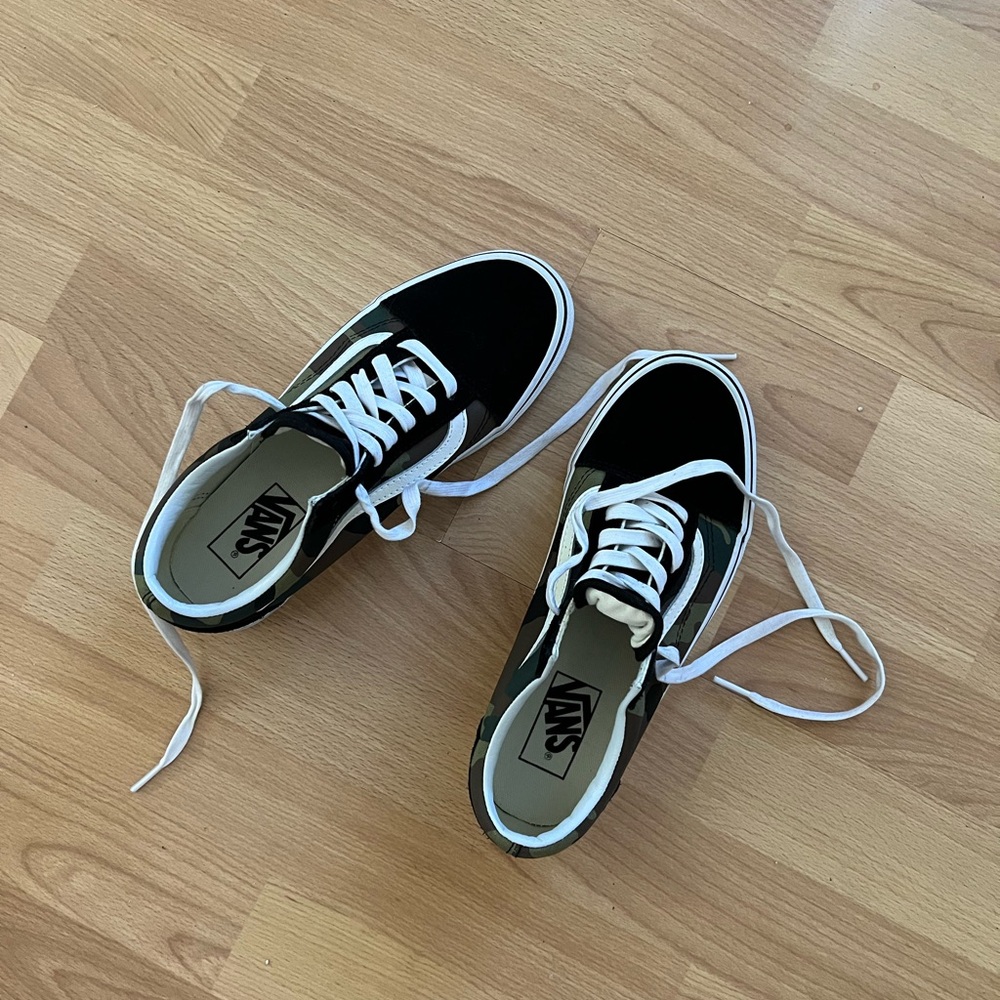 Vans Camo Size 7.5 Women’s